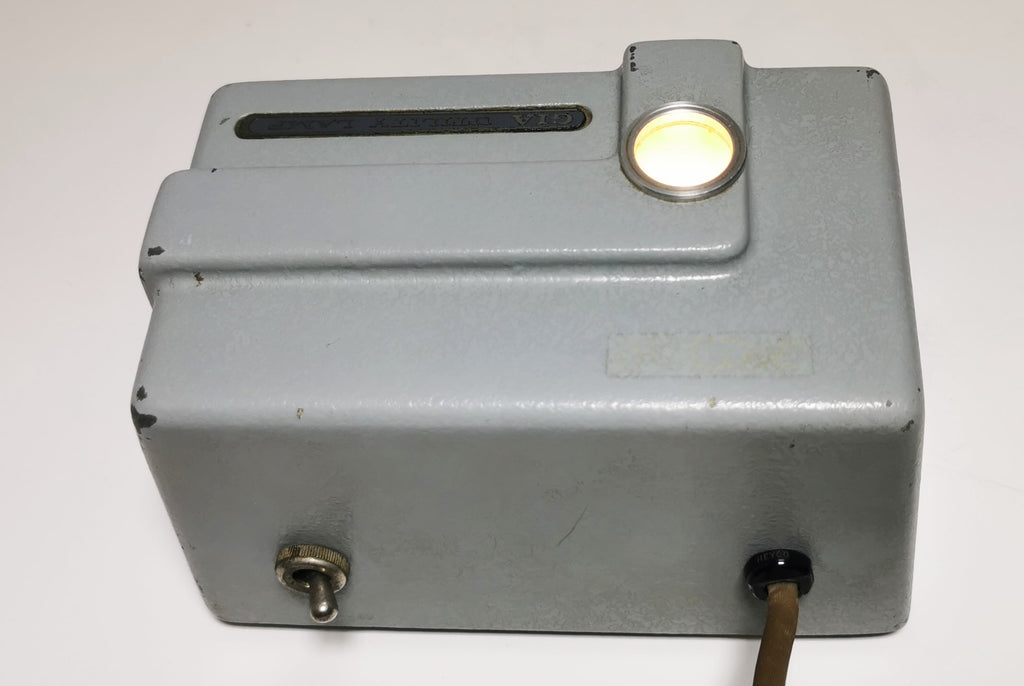 GIA Utility Lamp – Precision Lighting for the Duplex Gem Refractometer